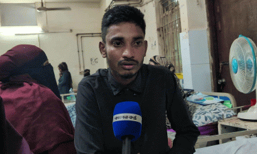 ‘জুলাই যোদ্ধাকে’ মারধর, পুলিশ কর্মকর্তা প্রত্যাহার