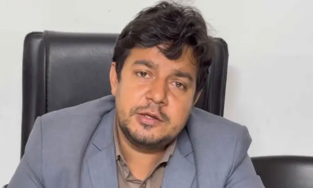 ‘মাঝে মাঝে মনে হয়, সব আগের মতোই আছে’