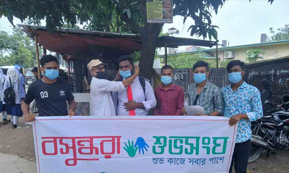 কুড়িগ্রামে করোনা সচেতনতায় বসুন্ধরা শুভসংঘের মাস্ক বিতরণ