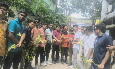 নবীন শিক্ষার্থীদের বরণ করল জবি ছাত্রদল