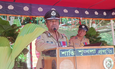 পুলিশ জনগণের শাসক নয়, সেবক : সিএমপি কমিশনার
