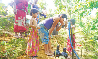 এবার দুর্গম ম্রোপাড়ায় পানির কষ্ট দূর