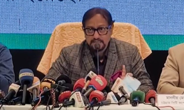 জলাবদ্ধতা নিরসনে ১৯ টি খাল থেকে মাটি ও আবর্জনা উত্তোলন করা হয়েছে : চসিক মেয়র