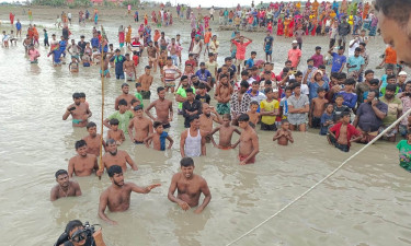 রাঙ্গাবালীতে ট্রলার থেকে নদীতে পড়ে জেলে নিখোঁজ