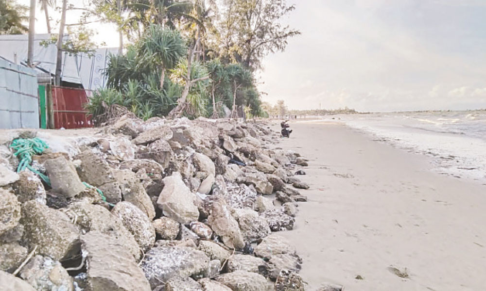 দুঃসহ কষ্টে সেন্ট মার্টিনবাসী