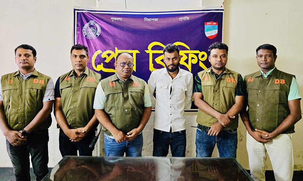 যশোরে ২৪ মামলার আসামি ডলার গ্রেপ্তার