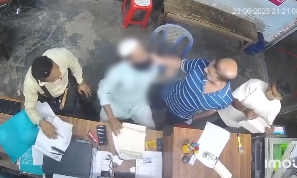ব্যসায়ীকে দাড়ি ধরে মারধরের ভিডিও ভাইরাল, যা বললেন তিনি