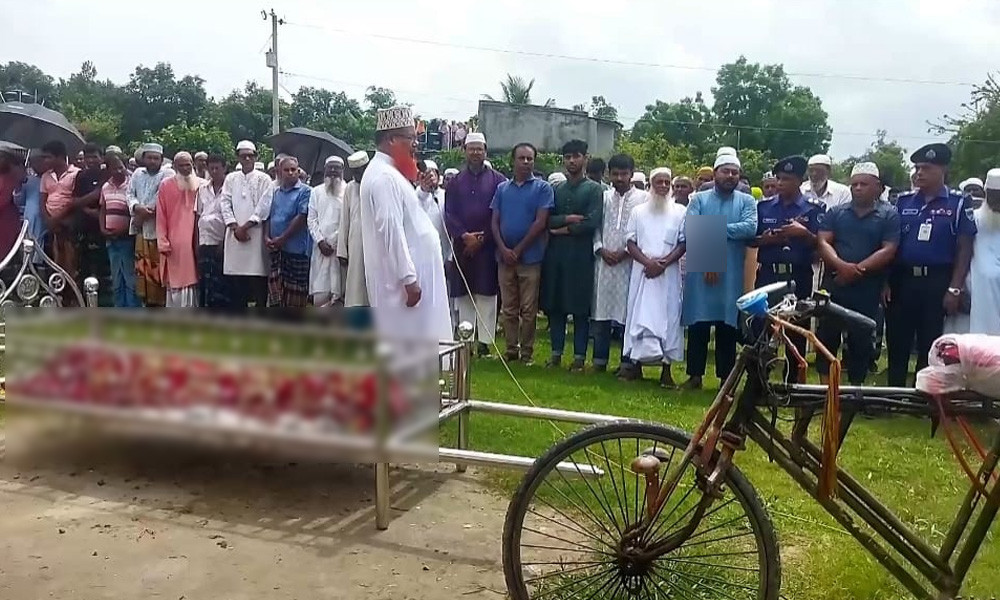 প্যারোলে মুক্তি পেয়ে মায়ের জানাজায় ইউপি চেয়ারম্যান