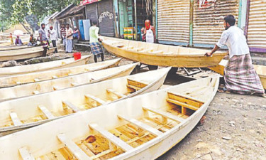 ২০০ বছরের নৌকার হাট