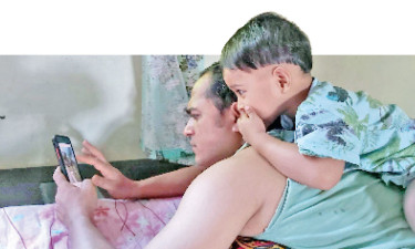 একটা জীবন কেটে যায় বাবাকে বুঝতে