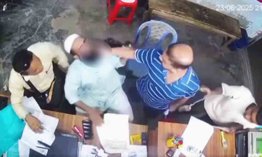 মানিকগঞ্জে ব্যবসায়ীর দাড়ি ধরে মারধর, যা জানা গেল
