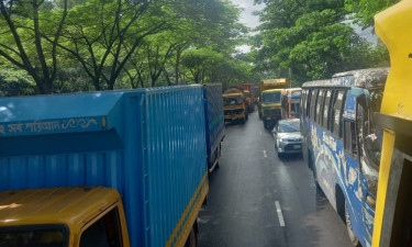 ঢাকা-চট্টগ্রাম মহাসড়কে ১৫ কিমি দীর্ঘ যানজট