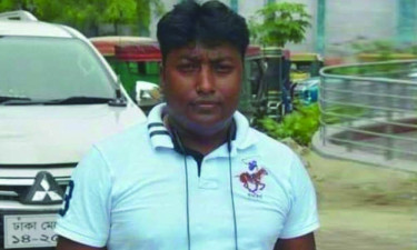 খুলনায় এসআইকে মারধর করে পুলিশে হস্তান্তর