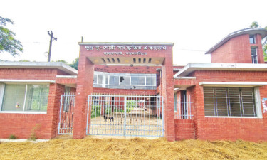 অবহেলায় ১০ কোটি টাকার ভবন পরিত্যক্ত
