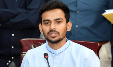 আমার ছবিতে জুতা মারার জন্য কেউ ক্ষমা চেয়েছে? প্রশ্ন আসিফ মাহমুদের