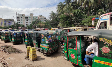 নারায়ণগঞ্জের দুই স্থানে ১৩ অবৈধ স্ট্যান্ড, ভোগান্তি