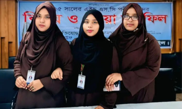 একস‌ঙ্গে এইচএসসি পরীক্ষা দিচ্ছেন আপন তিন বোন