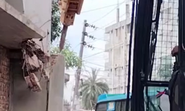 দক্ষিণখানে রাজউকের অবৈধ স্থাপনা উচ্ছেদ অভিযান