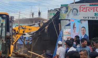 খিলক্ষেতে রাজউকের উচ্ছেদ অভিযান : একতরফা অভিযান চালানোর অভিযোগ