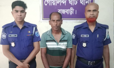 গোয়ালন্দে হেরোইন কারবারি গ্রেপ্তার
