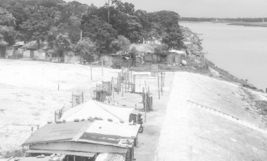 দখল-দূষণে অস্তিত্ব সংকটে গড়াই