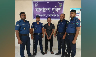 চাঁপাইনবাবগঞ্জে হেরোইনসহ ২০ মামলার আসামি গ্রেপ্তার