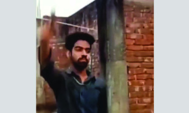 শ্রীপুরে পিস্তল উঁচিয়ে কিশোরের গুলি ছোড়ার ভিডিও ভাইরাল