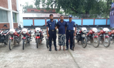 ১০ চোরাই মোটরসাইকেলসহ চোরচক্রের হোতা গ্রেপ্তার