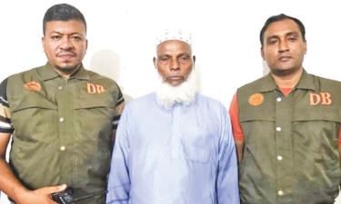স্বরূপকাঠি থেকে বাবুই পাখির ছানা হত্যাকারী গ্রেপ্তার