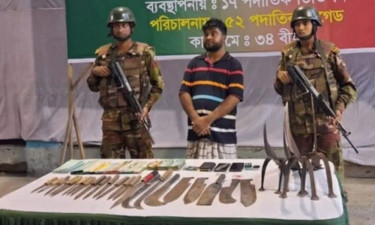 বিশ্বনাথে দেশীয় অস্ত্রসহ মাদক সম্রাট পলিথিন তবারক গ্রেপ্তার