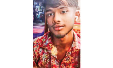 গাজীপুরে চুরির অপবাদে শ্রমিককে পিটিয়ে হত্যা, কারখানা ছুটি