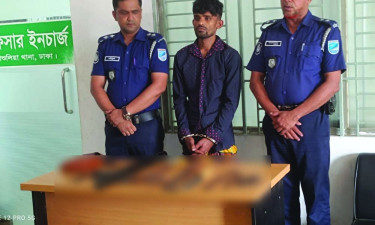 আশুলিয়ায় বিদেশি পিস্তল ও দেশীয় অস্ত্রসহ যুবক আটক