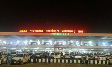 ট্রলি টাগের আঘাতে বোয়িং বিমান ক্ষতিগ্রস্ত