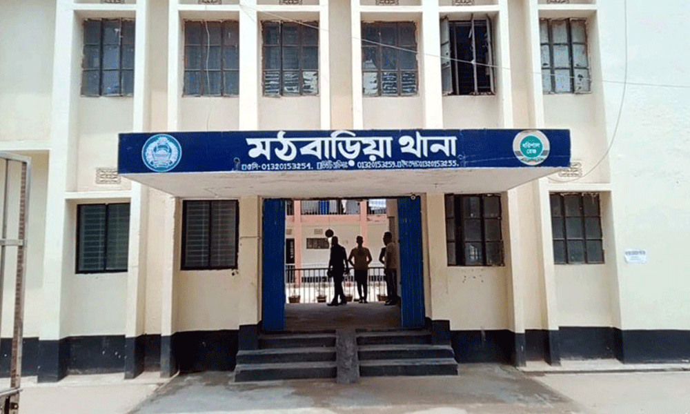 মঠবাড়িয়ায় বিএনপি কার্যালয়ে ককটেল বিস্ফোরণ