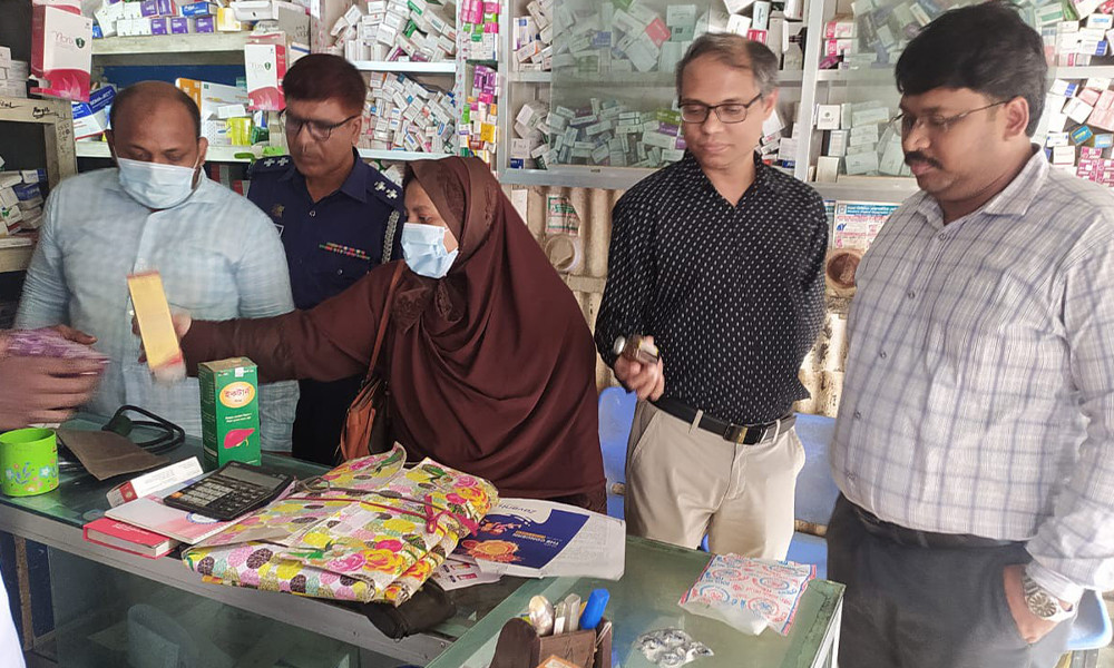 ফার্মাসিস্ট হয়েও নামের আগে বসাতেন ডাক্তার, রোগীদের দিতেন প্রেসক্রিপশন