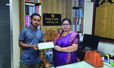 জুলাই আন্দোলনে আহত সুজনকে ইউএনও’র আর্থিক সহায়তা