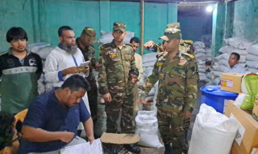 গাইবান্ধায় ৪৩৪ বস্তা সার জব্দ, ৫০ হাজার টাকা জরিমানা