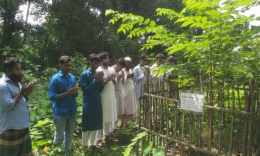 ‘প্রতিদিন অনেকেই আসে, খালি আমার মণিই আসে না’