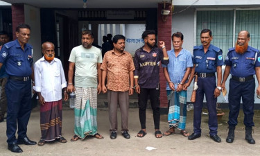 মানিকগঞ্জে আ.লীগ নেতাসহ গ্রেপ্তার ৭