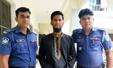 শ্রীপুরে স্কুলছাত্রীকে ধর্ষণের অভিযোগে শিক্ষক গ্রেপ্তার