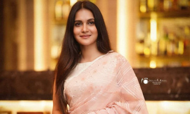 দুই বছর আলাদা ছিলেন, তাহসানের সঙ্গে বিচ্ছেদ হবে মানতেই পারছিলেন না মিথিলা