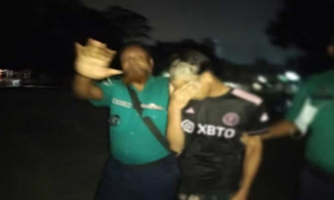 গণ-অভ্যুত্থান নিয়ে বিরূপ মন্তব্য করায় শিক্ষার্থীর চুল কেটে থানায় সোপর্দ