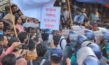 শাহবাগে পিএসসি সংস্কার আন্দোলনকারীদের সরিয়ে দিল পুলিশ