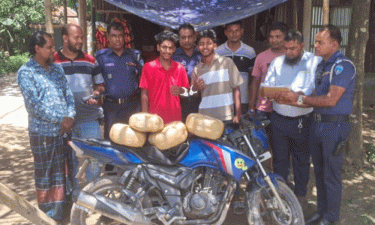 বুড়িচংয়ে গাঁজা-মোটরসাইকেলসহ ২ মাদক কারবারি আটক