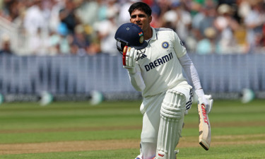 গিলের রেকর্ডের বৃষ্টি, ভারত অধিনায়ক যেন উড়ছেই