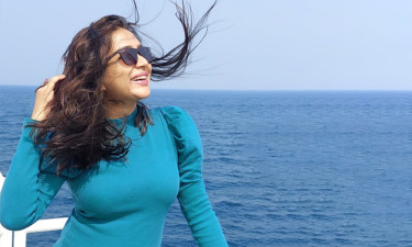 রাষ্ট্রযন্ত্র থেকে বেডরুম পর্যন্ত তাহলে ফেসবুকই নিয়ন্ত্রণ করে? প্রশ্ন মমর