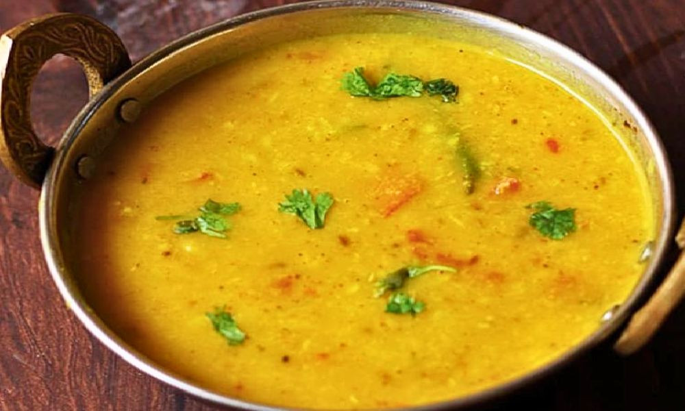 মসুর ডাল রান্নার কোন সময়ে লবণ-হলুদ দেবেন