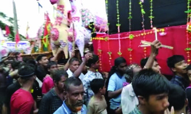 ‘হায় হোসেন, হায় হোসেন’ ধ্বনিতে শায়েস্তাগঞ্জে তাজিয়া মিছিল