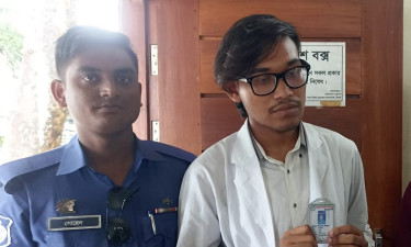 ডাক্তার সেজে প্রতারণার অভিযোগ, হাসপাতাল থেকে যুবক আটক