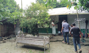 বাড়িতে বাবার লাশ রেখে পরীক্ষাকেন্দ্রে নুসরাত